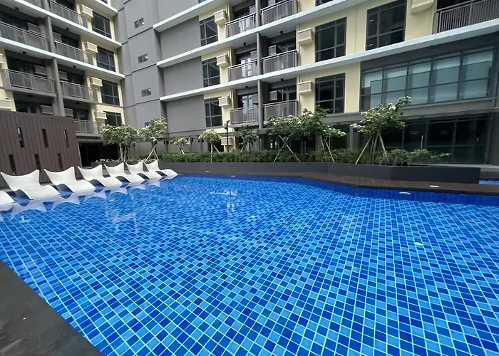 Spacious 2br Luxury Across Okada, Airport Appartement
