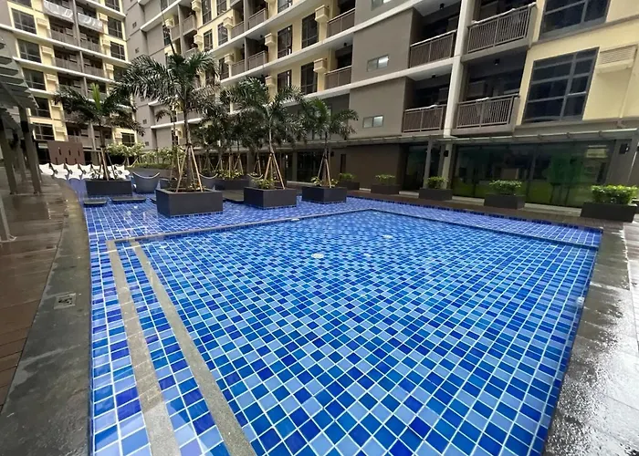 Spacious 2br Luxury Across Okada, Airport